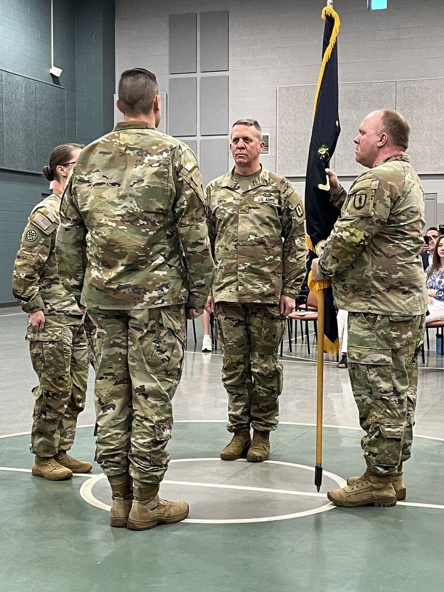 Congratulations MAJ (P) @JamesSmithSC on taking Command of 4th BN, 218th REGT (LDR). Much success to you and your Soldiers. #AlwaysReadyAlwaysThere