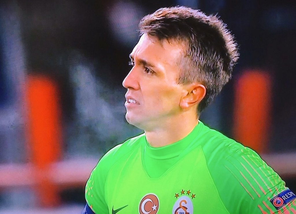 efendi dedikleri Muslera U19 gençlere karşı sevinci başlatan isim oldu