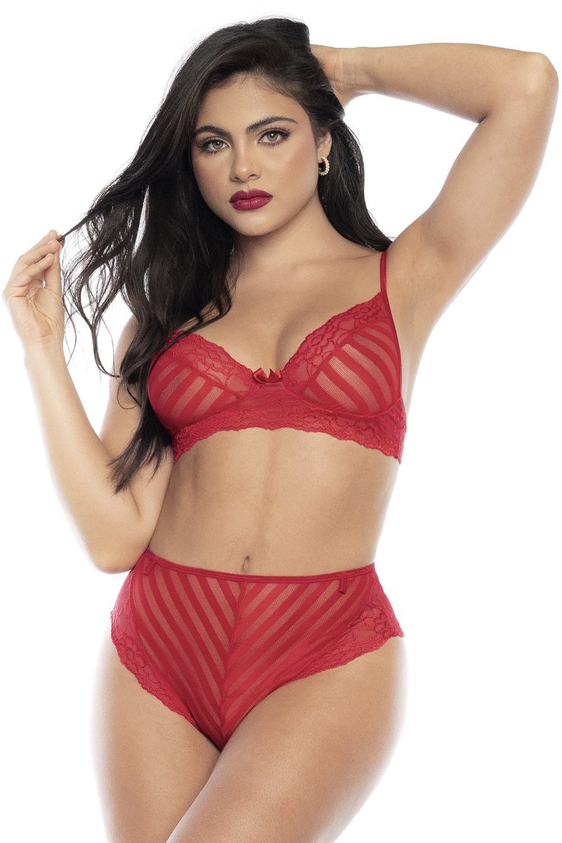 #LingerieLove #PleasurePositive #SelfLove #LuxuryIntimates #SensualWellness #ElegantLingerie #Libertinage #MadeInFrance #AmourDeSoi #ShoppingSexy #LibreEtDésirable
Découvrez notre produit: Ensemble deux pièces en dentelle rouge - MAL8815RED
 shopping-sexy.com/ensemblesexy/1…