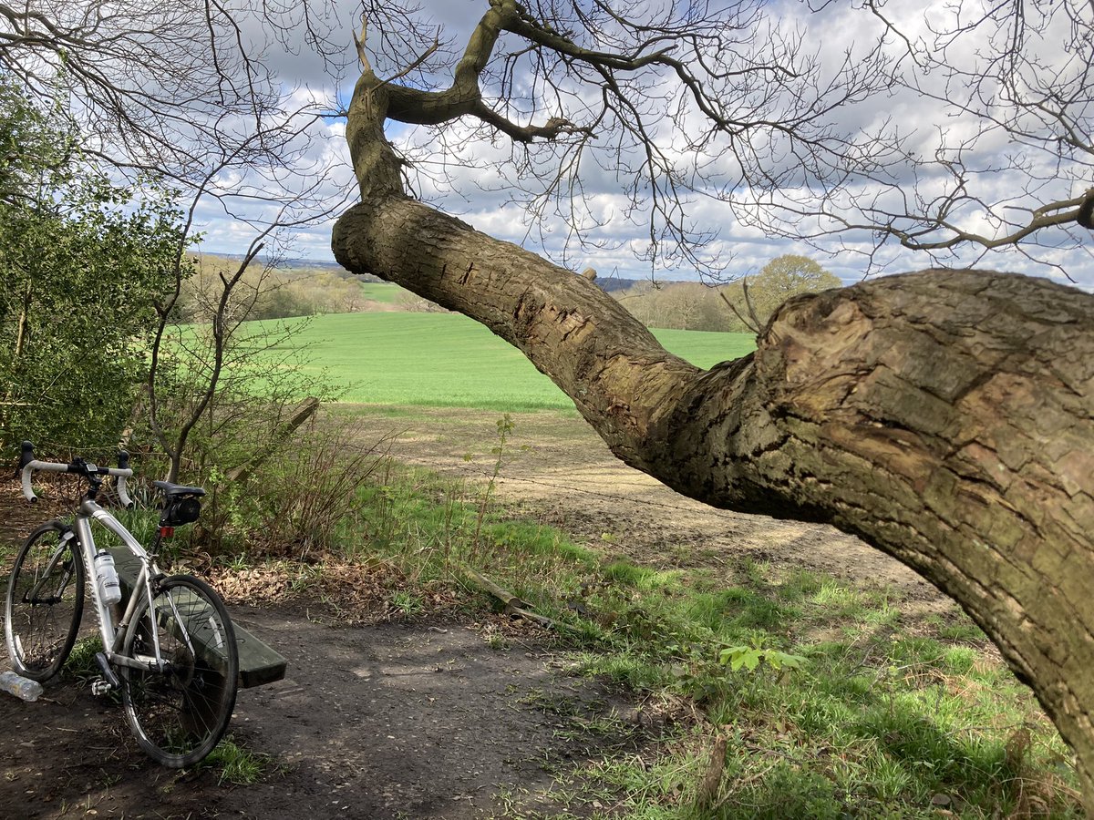 Two cycle rides this week training for Ride the Night. A local ride and a really enjoyable cycle along part of @sustrans Route 4 - quiet country roads, more hills than usual and strong winds 🤣 70miles cycled and YTD 472miles for #NHS1000miles