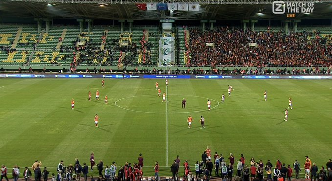 After their controversial victory over Fenerbahce in the Turkish Cup Final, Galatasaray are currently holding a match against their reserve team. 🏆🇹🇷