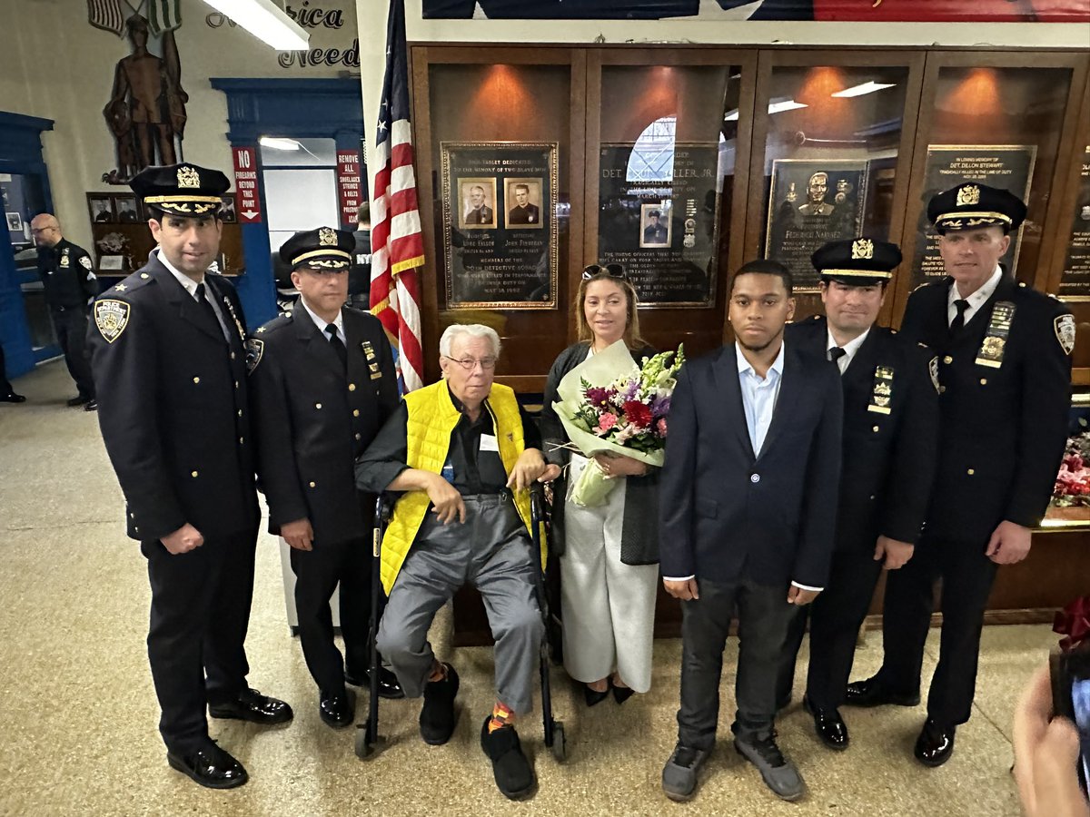 On Friday we gathered at the @NYPD70Pct to honor the life and legacy of Police Officer Dave Guevara. Officer Guevara sadly passed away 7 years ago due to 9/11 related illnesses. We continue our commitment to honor and remember those officers who have made the ultimate sacrifice.