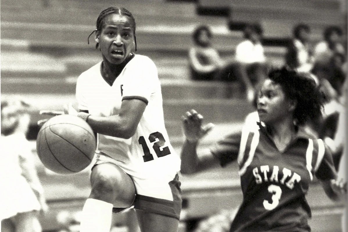 blackownedsc's tweet photo. The scoring record for most points in women’s college basketball is actually held by Pearl Moore of Florence, South Carolina at 4,061 points. Moore attended Francis Marion University from 1975-1979. Not only does she hold this record, she set it before there was a 3-point line https://t.co/oRNhmHBFxf