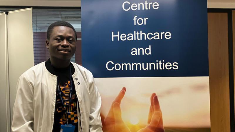 📍📍ATTENTION GENERAL PUBLIC📍📍 Ebenezer Akore Yeboah, a KNUST Alumnus and an accident and emergency nurse at Coventry University, UK 🇺🇸, has been honored for his Ph.D. research which seeks to tackle the carbon footprint and climate change by the Royal College of Nursing (RCN,…