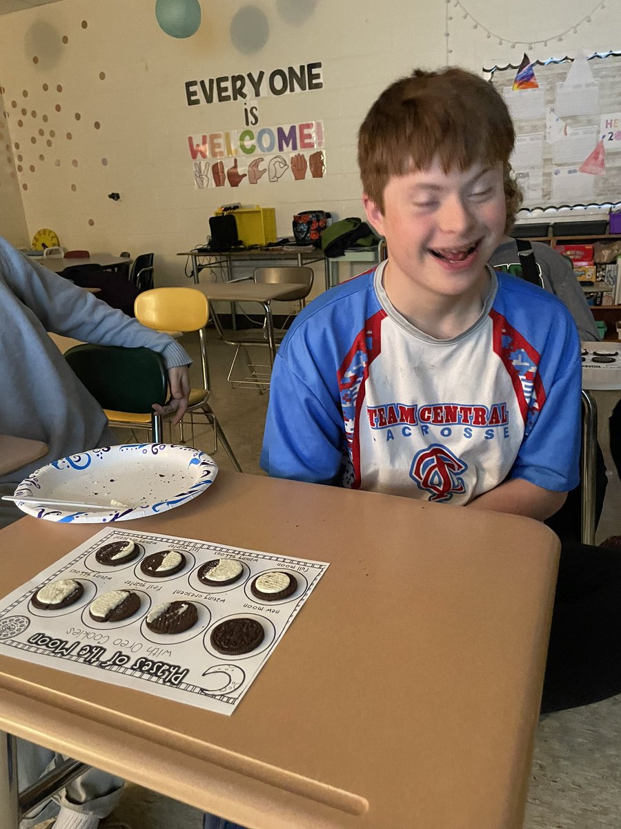 Students in LSS Science have been learning all about space and specifically the planets🪐, sun☀️, and moon🌙! We made a model of our solar system, learned about the phases of the moon with Oreos🍪, and created a galaxy 🌌 with milk🥛, food coloring, and dish soap!🧼 @PattonHawks