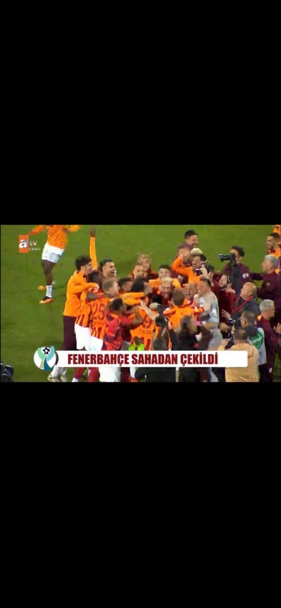 #Utanmadan , sıkılmadan böyle birşey de sevinicek kadar aciz duruma düşebilecek tek takımdır. galatasaray