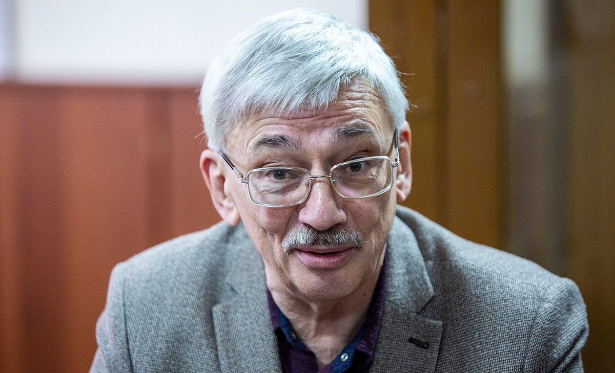 Memorial’s Oleg Orlov turned 71 today. He is serving a 2.5-year prison sentence for calling Putin’s regime “totalitarian” and “fascist” in a newspaper article. He refused to plead guilty during his trial in February.