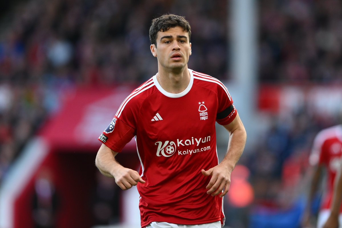 Gio Reyna in the Premier League on loan at Nottingham Forest: 👕 7 appearances (out of a possible 10) ❌ 0 starts ❌ 0 goals ❌ 0 assists ⌛️ Only 90 minutes played He won Player of the Tournament with the USMNT at the Concacaf Nations League just last month 🇺🇸 Does Nuno not