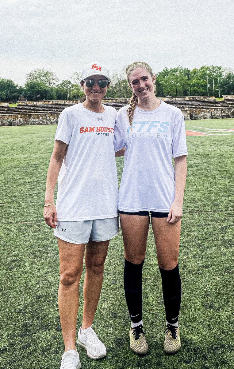 Finally made it to Huntsville for the @BearkatsSOC Camp. It was awesome to be there with so many club teammates and get to compete against the SHSU squad. Thanks to  Coach @SoniaCurvelo, Coach Oscar and @CoachAGreg for the coaching and hospitality. Looking forward to the next…