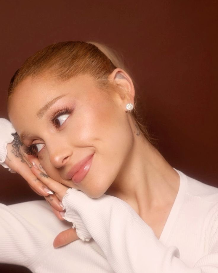 framesbyari's tweet image. 