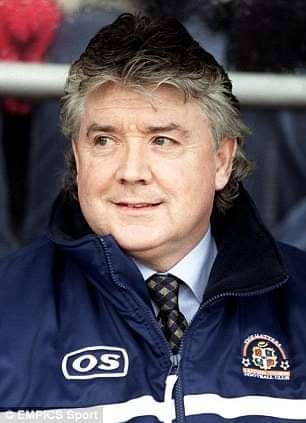 Two great sayings by former @LutonTown manager Joe Kinnear who has died, aged 77: 'Champagne ideas and Coca Cola pockets' - club owner John Gurney. 'I've got several irons in the fire' - when asked about transfer targets. 'Big Fat Joe' - gone but never forgotten by Hatters fans.