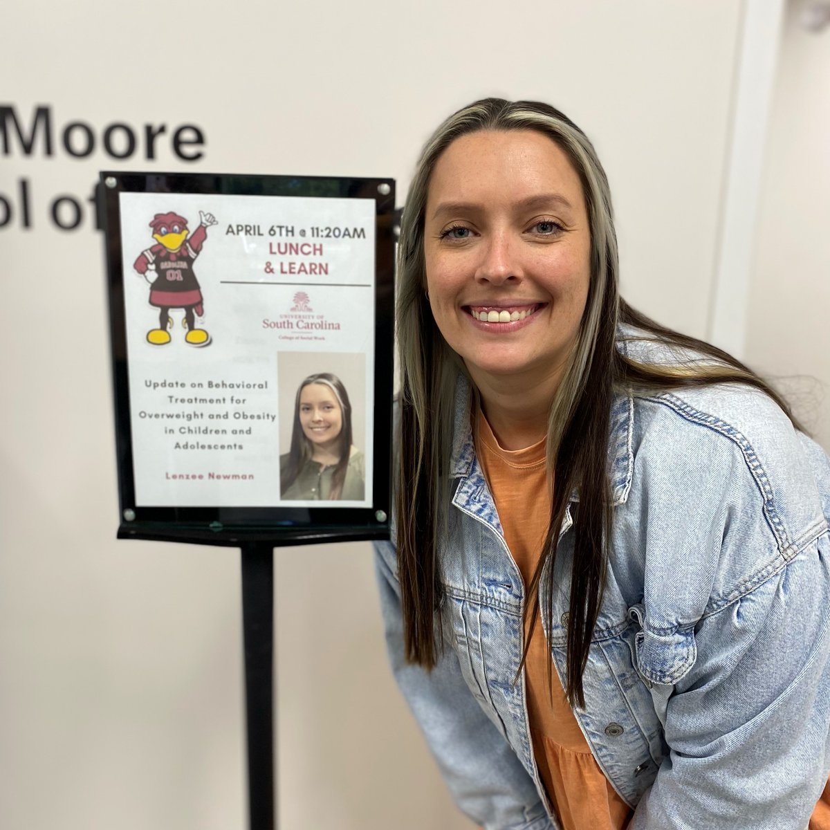 Our @CityCharleston Lunch & Learn featured student Lenzee Newman presenting 'Update on Behavioral Treatment for Overweight and Obesity in Children and Adolescents' - shedding light on a relevant issue. 🍎 @uofscheath #changemaker