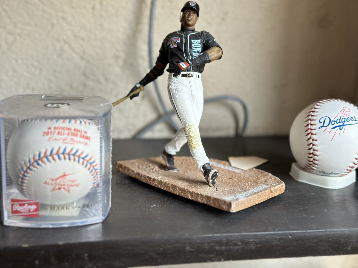 ivan985II's tweet image. #BeisbolxFoxSports @pepesegarra @adevaldes @EnriqueBurak #YoAmoElBeis saludos señores, gusto escuchar a Pepe y aún así saludar a todos