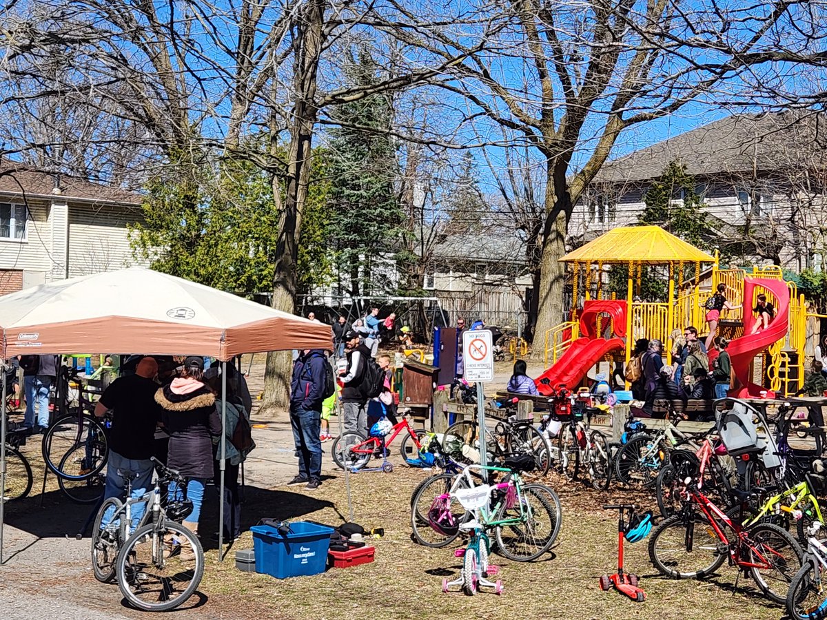 Lovely to see so many people out enjoying the sunshine at the Woodpark Spring Festival. Thanks so much to the Woodpark Community Association for organizing this event!