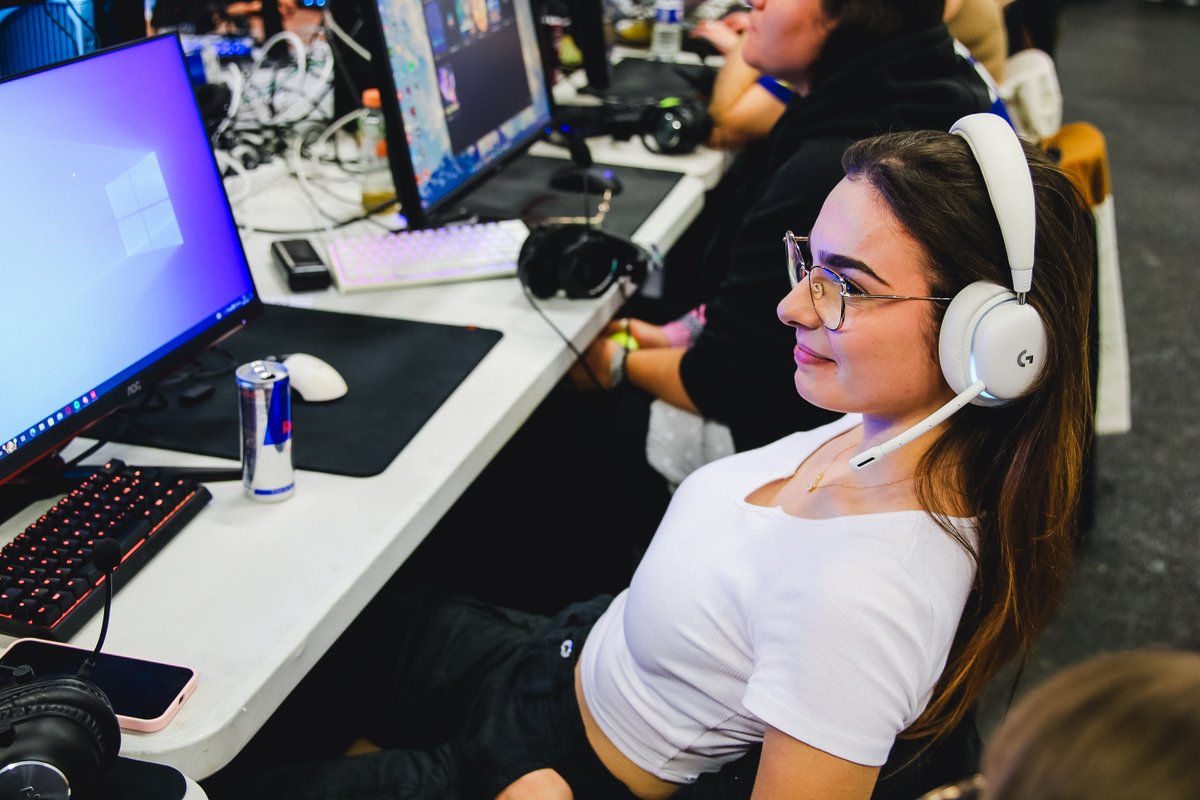 LFT 

- Sentinel main, can play other role depending on the project 
- Many xp (GC, OTF, x2 lan, lot of tournaments) 
- Speak french but fluent in english
- available every evenings, weekend, lannable, bootcamps
- Determinated to learn, vocable, accept criticism 

♻️ &amp; ❤️