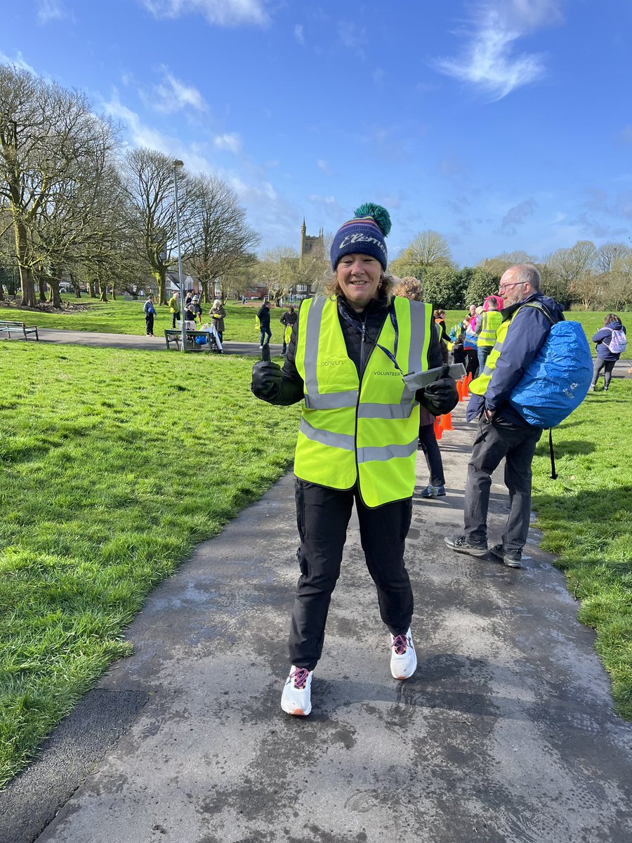 Today I had the privilege to volunteer at the first ever Junior Parkrun @FalingeHub we even got some sunshine and a visit from a superhero 🦸‍♀️ but anyone can take part every Sunday 9am parkrun.org.uk/register