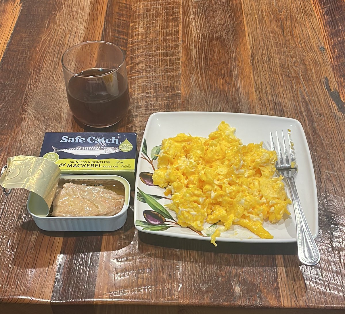 Absolute powerhouse meal:

5 scrambled eggs
Mackerel (4000mg omega 3’s)
Shilajit