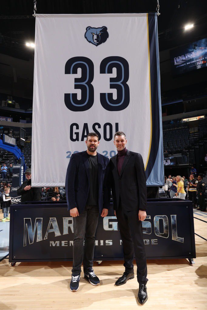 No tinc paraules per descriure l’orgull que sento de ser el teu germà. Felicitats per rebre aquest gran honor en la ciutat que significa tant per a tu i per a la nostra familia! #MemphisPerSempre #Gasol33 #GraciesMarc No tengo palabras para describir el orgullo que siento de…