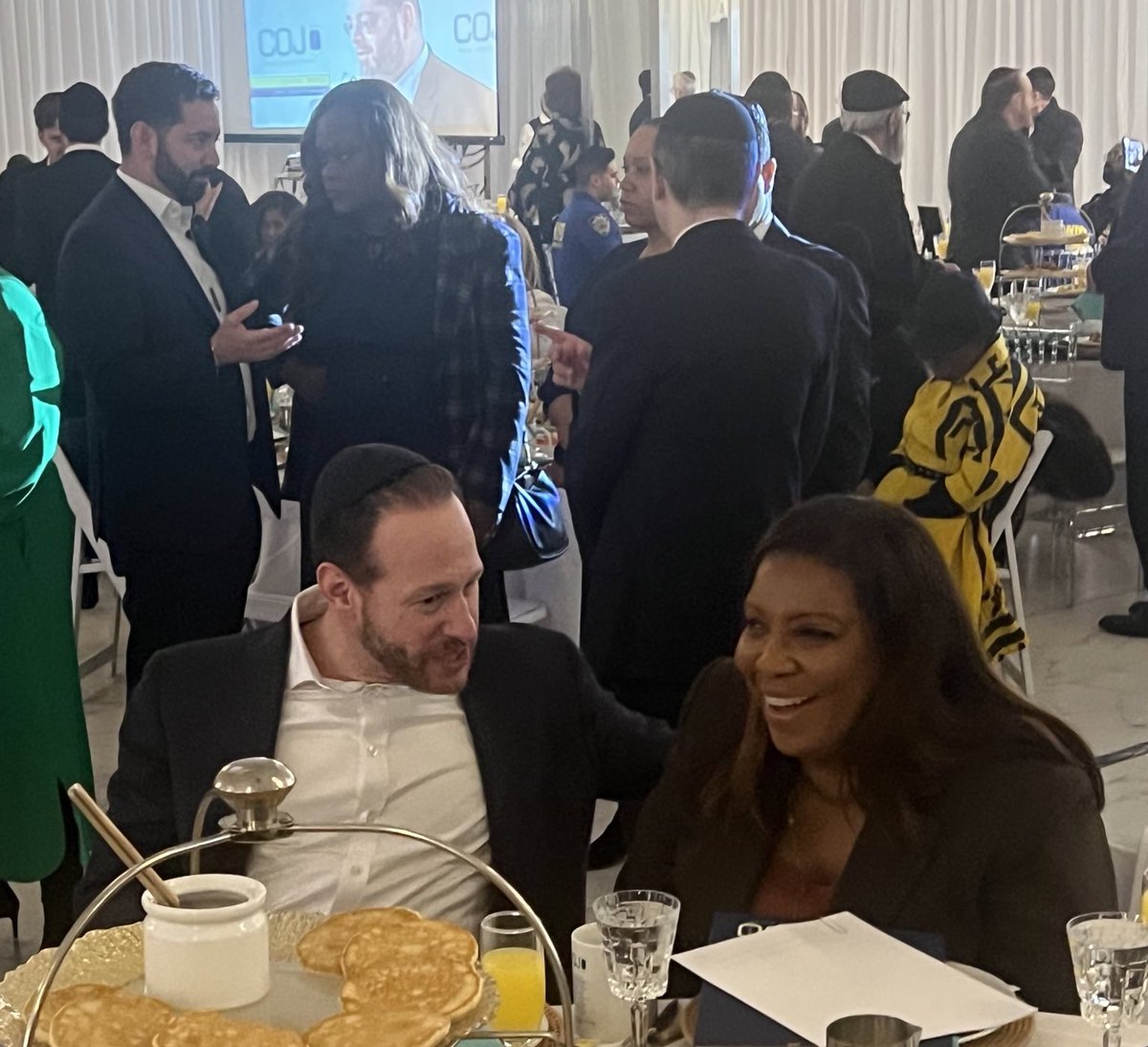 There’s a reason why @TishJames is incredibly popular in New York’s Jewish community - she’s genuine and always shows up when you need her. Great to have breakfast with the Attorney General @COJOFlatbush today.