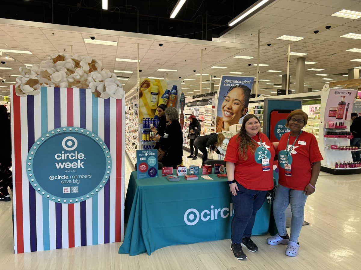 Happy #CircleWeek launch day! We're having a blast at T1150 Engaging with guests and helping them save big with the new #TargetCircle!!