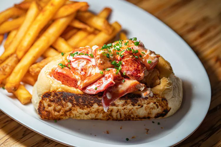 Chefs across the United States have embraced new possibilities with the classic lobster roll. #Food #FoodieBeauty #FoodieAdventure #LobsterRoll