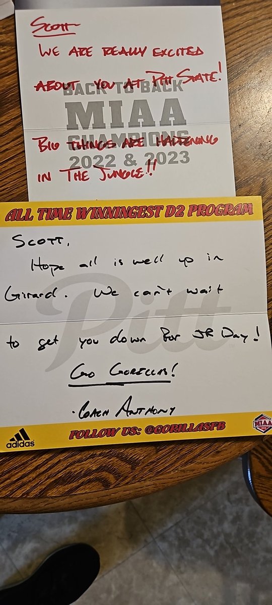 Thanks to the @GorillasFB staff for sending me the hand-written letters!
@CoachTomAnthony
@Gregg_Hollins @PSUCoachSmith