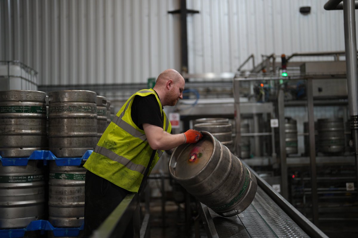 A fascinating tour of a British brewing icon - checkout inside JW Lees youtu.be/WD0eU5-Ip3A?si… Thanks to @totalcurtis @Will_LJ and his team @JWLeesBrewery