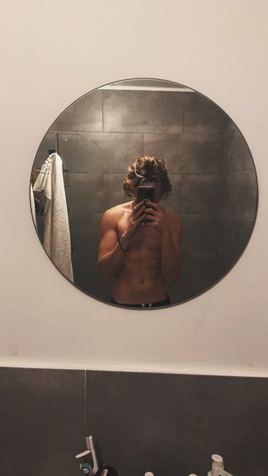 Another day, another gay (inside of my hole)&hellip; 🫵🏼 who will it be today? https://t.co/yhv6oa7GO1