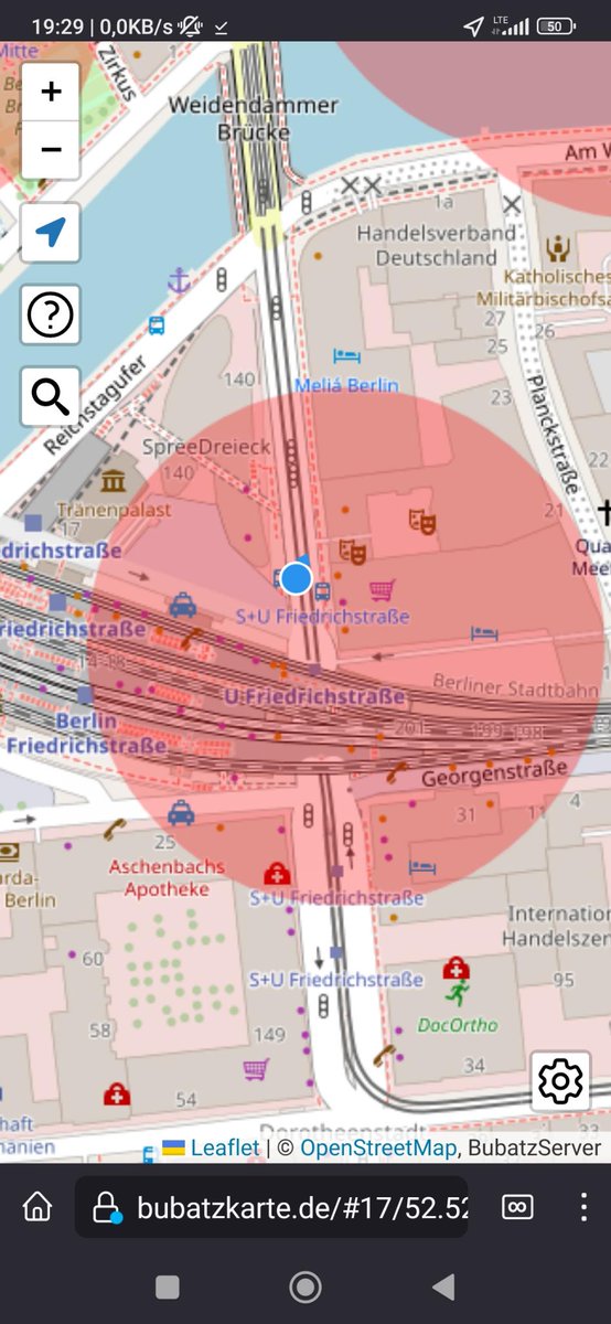 Ich kann mir den roten Kreis nur mit dem Fitnessstudio = "Sportanlage, aber wohl nicht im Sinne des Gesetzes, ODER?" erklären
#Bubatzkarte #friedrichstrasse