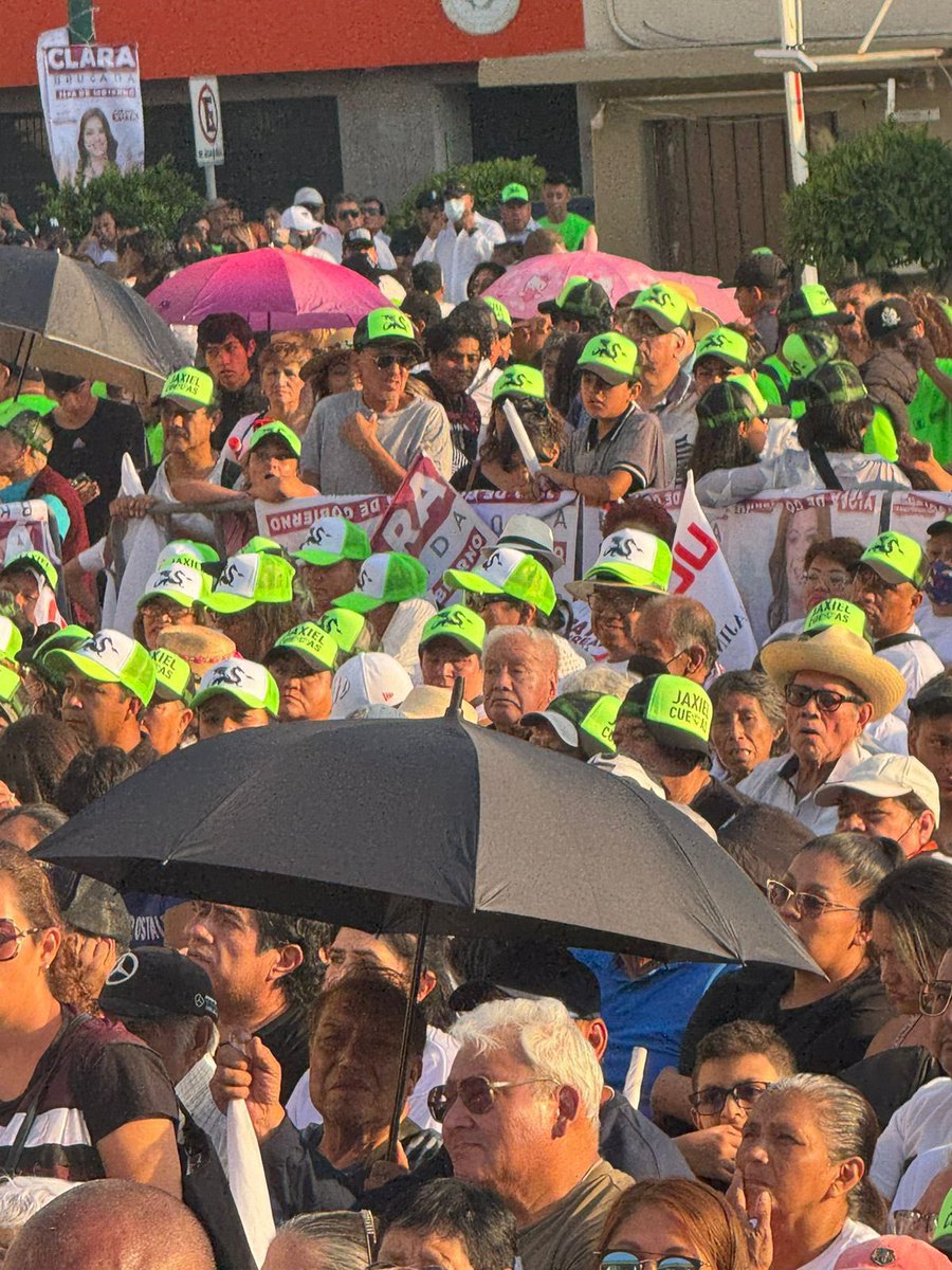 AlbertoZam10865's tweet photo. @AlessandraRdlv Uy si bien vacío https://t.co/vZQcRJtgVy