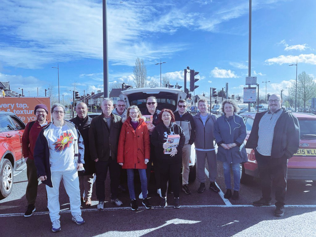 Another great campaign session in Liverpool Wavertree this morning. Vote @MetroMayorSteve & @emilyspurrell on 2 May 🗳️ @UKLabour @LabourNorthWest #LabourDoorstep