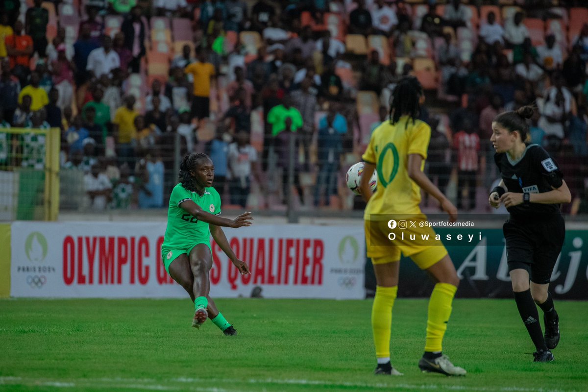 Bend it like Michelle.

#SuperFalcons