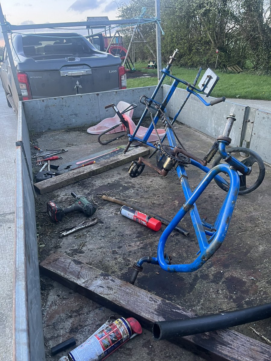 Very proud day here, Mr.8 made his first impulse purchase from DoneDeal, spent €30 of his hard earned farming wages. Everything was seized on it, We got is mostly stripped down today, needs some tlc but it will be a grand yoke when we are finished with it 👍😊