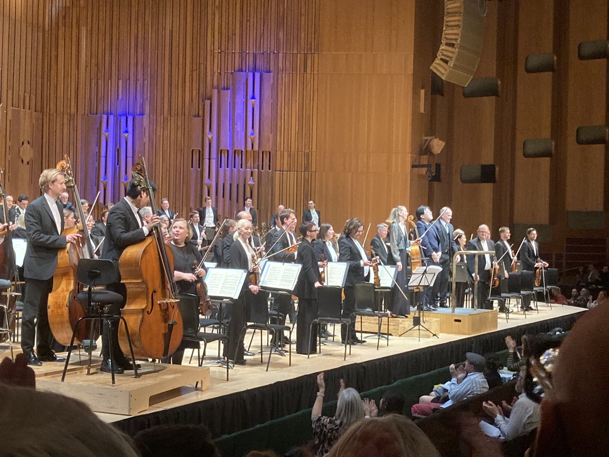 Wonderful cello concerto! Marvellous colours, echoes of Dutilleux ❤️ Also enjoyed scintillating twisty turny Unsuk Chin SPIRA