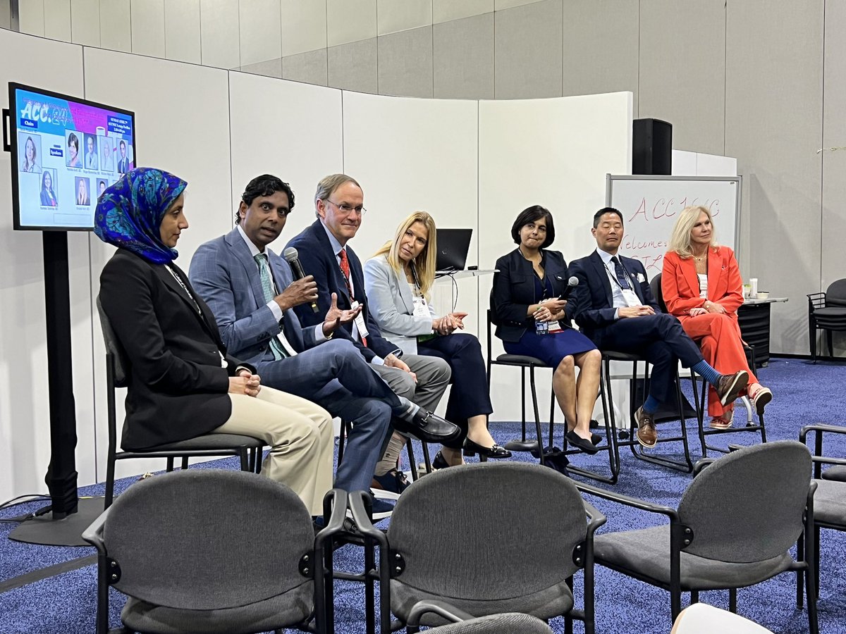 @SrihariNaiduMD and several others moms and dads at the #ACCWIC lounge talking about their approach to excelling as a parent while still being at the top of their game as a cardiologist! #WIC @ACCinTouch @NYSCACC