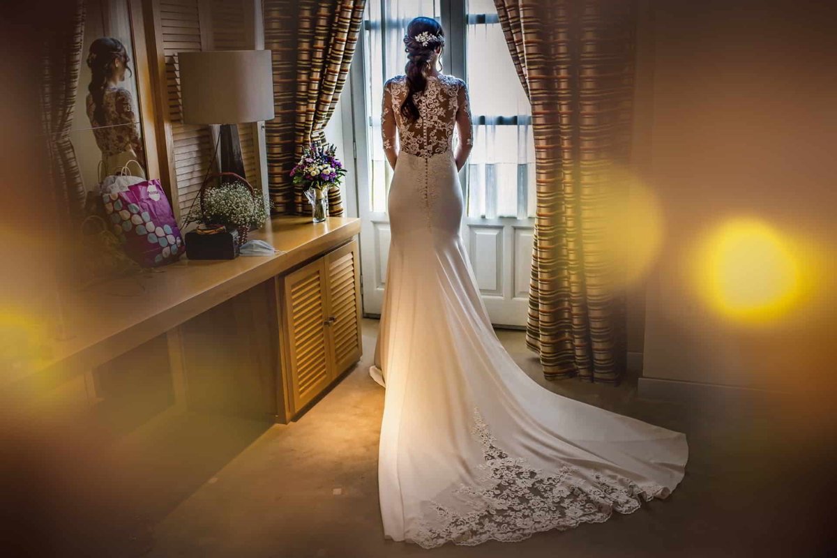 En 11Minutos.es, entendemos la importancia de cada detalle en tu boda en 2024. Confía en nosotros para capturar la esencia de tu amor y hacer que dure para siempre. Descubre más en 11minutos.es #FotografíaDeBoda #Bodas2024 #Novias2024