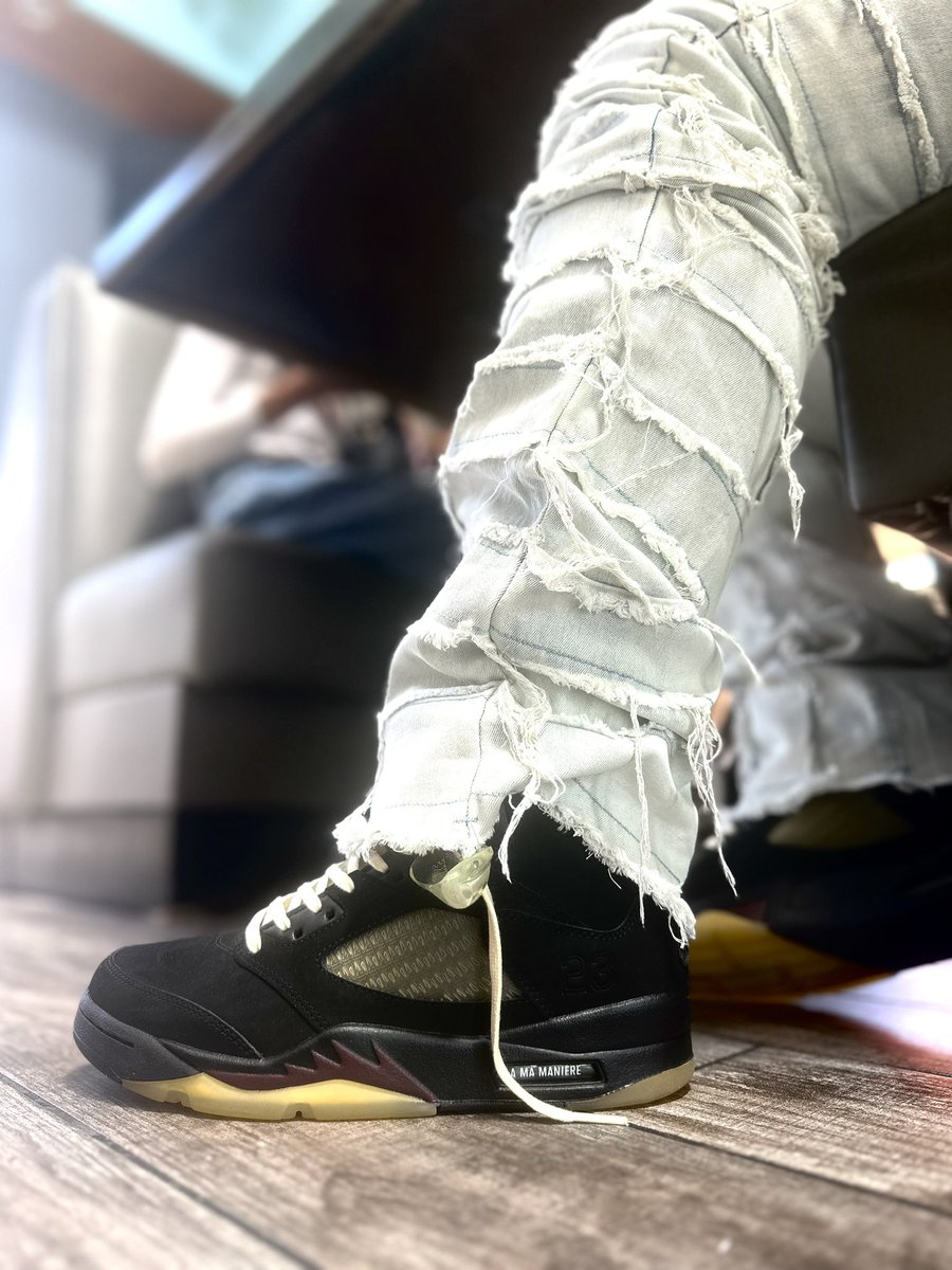 shilohnsam's tweet photo. Brunch with the family 🥰 rocking the #amamaniere5s 😍😌#snkrsliveheatingup
#sneakerchallenge2024 #sneakerhead #sneakerfreaker #thesolefirm #stilllaceddifferently #snkrliveheatingup #solecollectors #snkrskickcheck #sneakersaddict #snkrsliveheatingup
#sneakerfreaker https://t.co/ZHpg0hZ2hN