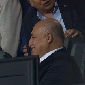 Futbolumuza bu kadar zarar veren bir federasyon başkanı ve yönetimi görmedik. Yazıklar olsun...