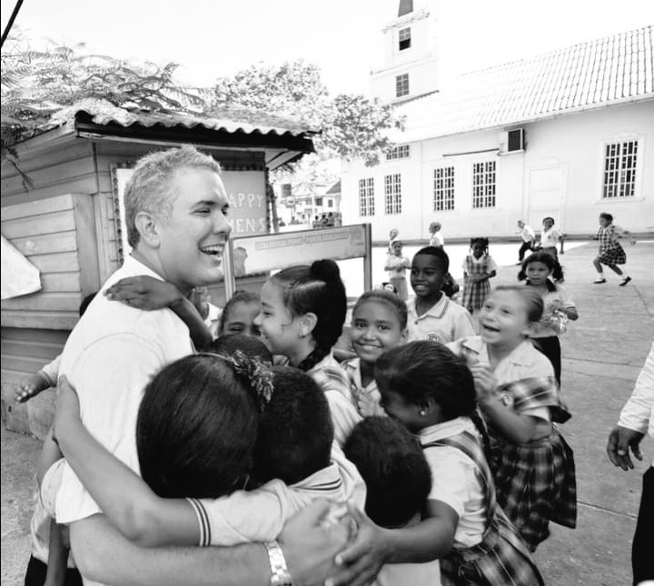 Rincon001A's tweet photo. Iván Duque es infinitamente superior a Gustavo Petro

Confirmen ! https://t.co/9TYGFs2aDW