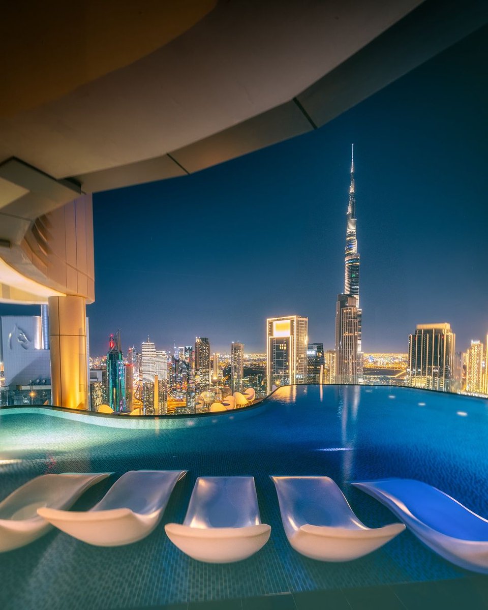 Forget what you thought you knew about pool views. The views from Paramount Midtown Hotel redefine splendour! 📸 @abdulaziz_photos #VisitDubai