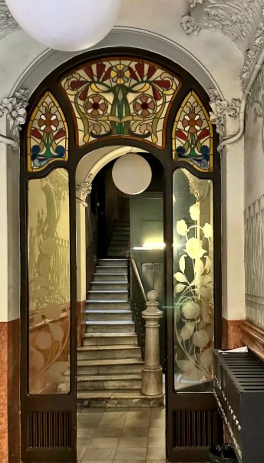 Art Nouveau doorway
Architects: José Pérez Terraza  & Francesc Ferriol i Carreras
Barcelona, 1907