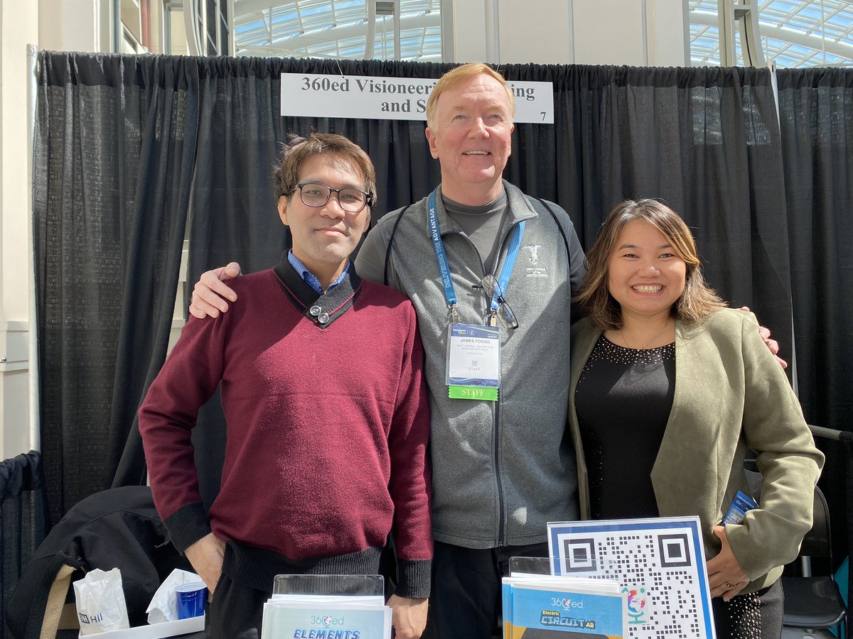 BZ to Hla Hla Win & husband Yan Min Aung from Myanmar at their 2nd Sea Air Space. We first met at Singularity U. Despite challenges, they have created @360Ed to educate 1 million students in their country using a simple I-Phone. Amazing! @CMS_Washington @NavyLeagueUS