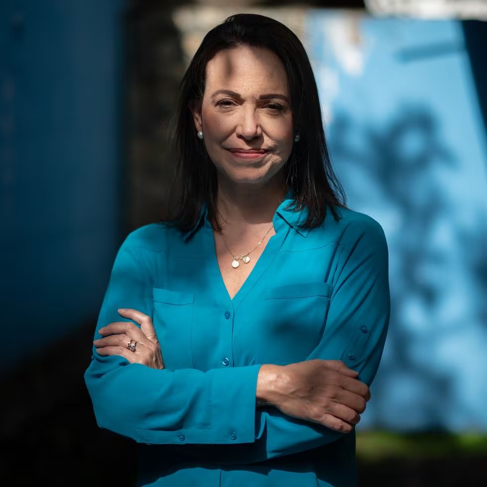 He decidido no escribir --por ahora-- sobre <a href="/MariaCorinaYA/">María Corina Machado</a>, y ratifico mi alta estima hacia su persona y todo su equipo. Que Dios la guíe. Si se logra una coalición, ganaremos por mas de un 90%. En ese caso yo exigiré para ella las más altas responsabilidades ejecutivas. Ojalá