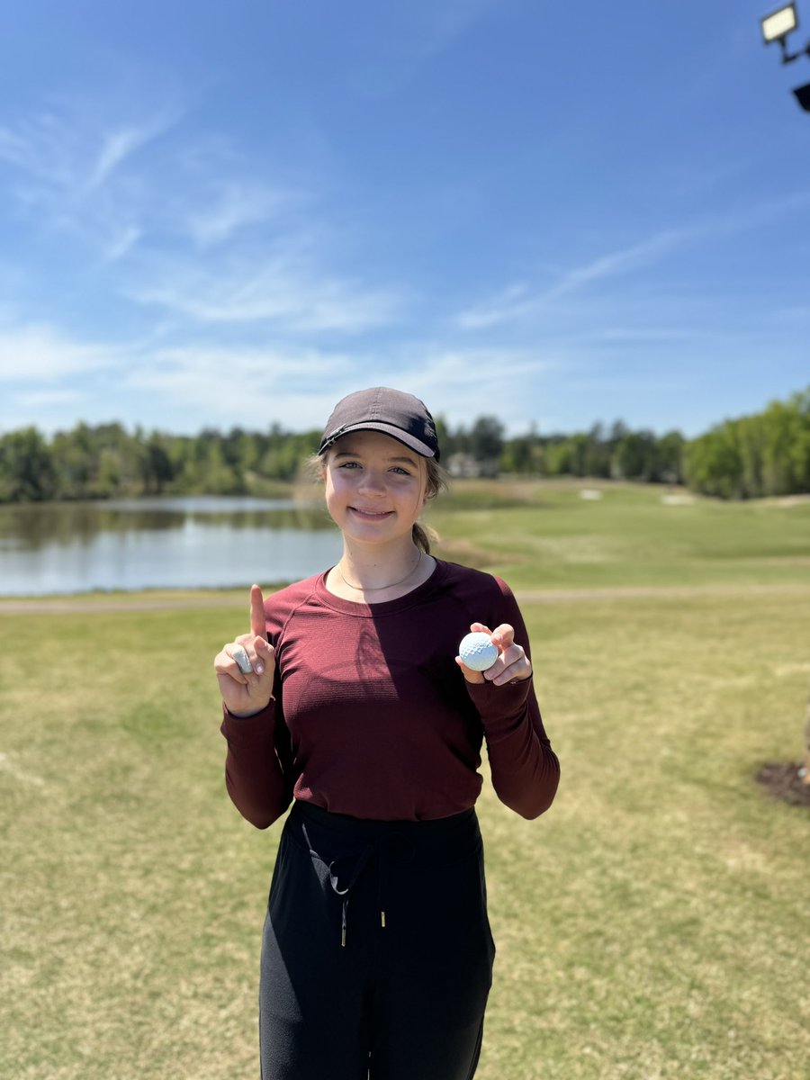 🔥HOLE IN ONE ALERT🔥 Cariann Beatty aces hole #14 for her fist career hole in one! #holeinone #jgnc