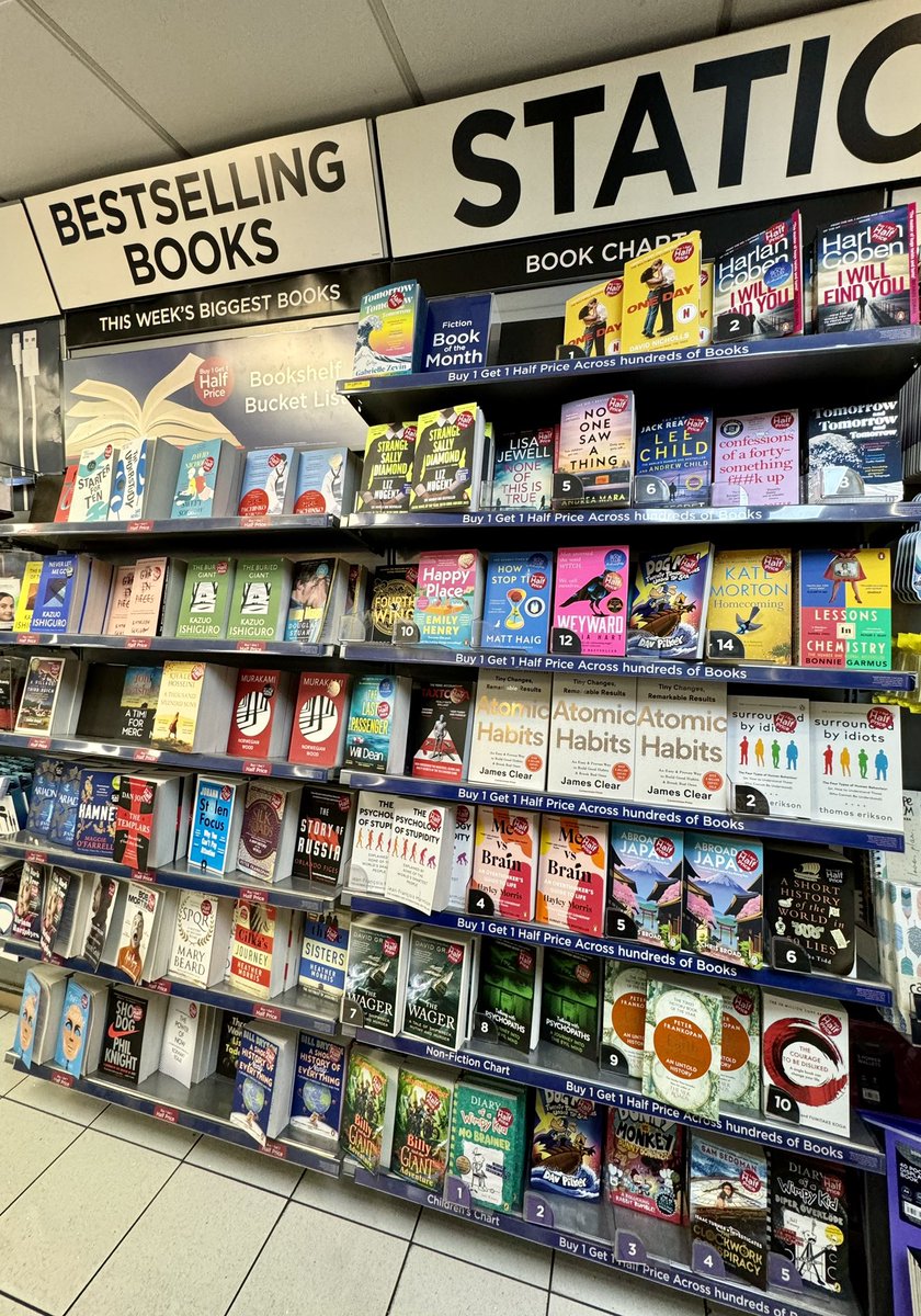 Love those times when I am not rushing for a train at London Victoria and can check out WHSmith’s book selection. This is from earlier today ✨