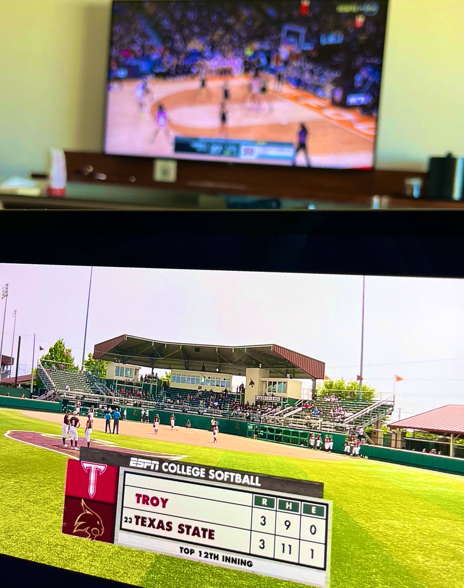 Great morning meeting with Phoenix-area @txstatealumni! Thank you Richard and Lindsey for catching back up with us! Now we are watching the WBB championship and @TXStateSoftball!🐾