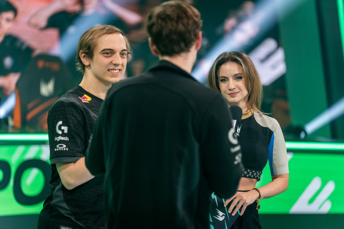 Finally did Caps recaps on stage 🫡 Thanks to @mikyx and @G2Caps for playing along 🥰 See you next week #LEC