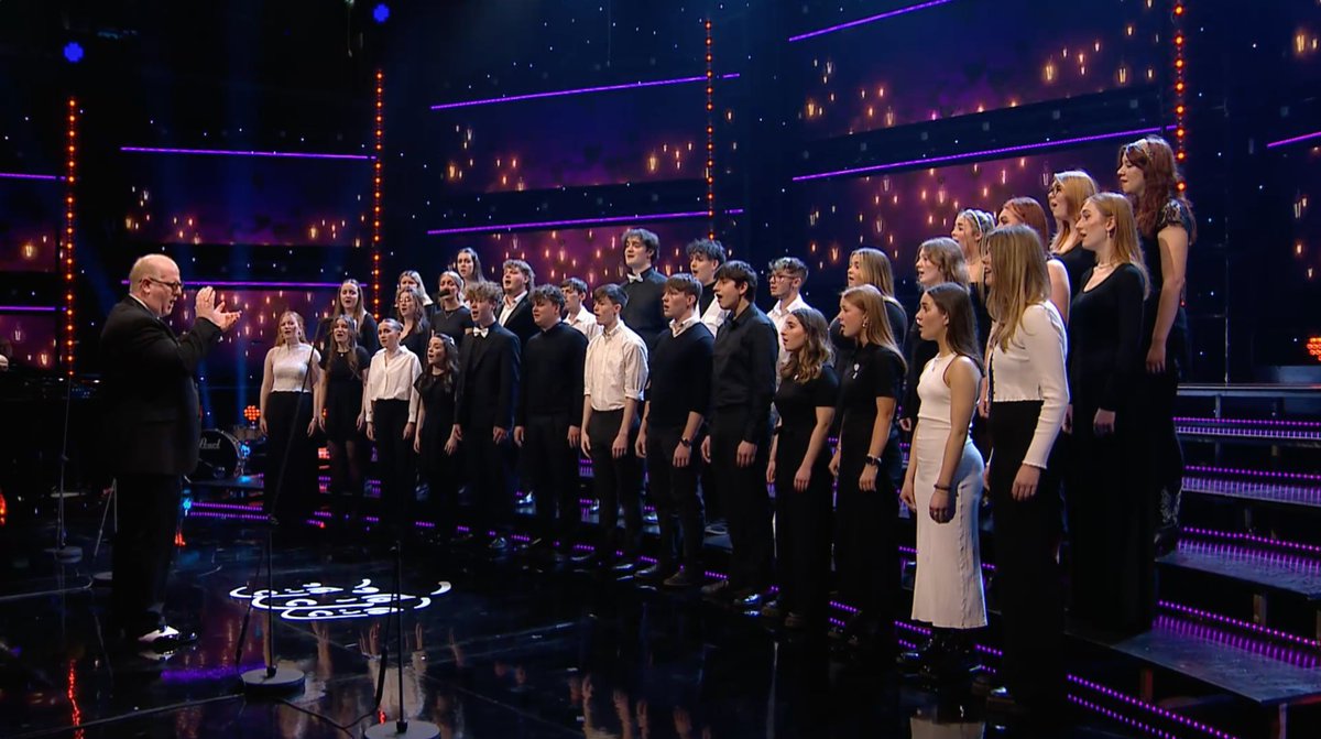 Llongyfarchiadau i Gôr Ifor Bach – Enillydd Côr Ieuenctid Côr Cymru 2024! Congratulations to Côr Ifor Bach – Youth Choir winner of Côr Cymru 2024!