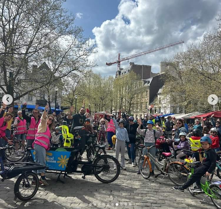 ☀ Belle journée ensoleillée pour nos deux nouveaux groupes locaux des #KidicalsMass à 1000 Bruxelles et 1060 Saint-Gilles !! Un grand succès avec 145 participants ! 🤩 Bravo aux deux nouvelles équipes et à tous les enfants et parents ! 😊🔥🚲🚲🚲 
#StreetsForKids #kidsonbikes