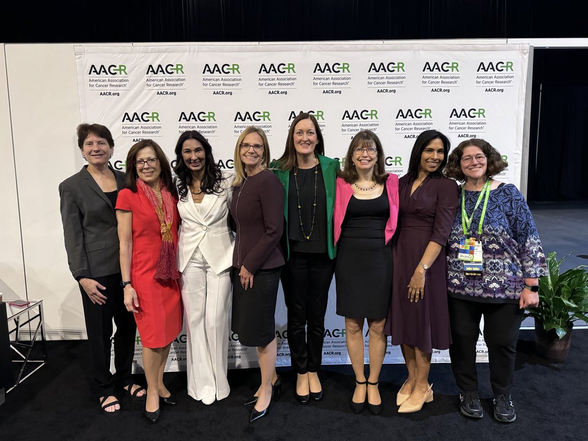 Wonderful opening plenary session ⁦@AACR⁩ with brilliant talk by ⁦@CarolynBertozzi⁩ & many collaborations discussed with ⁦@DrLizJaffee⁩ ⁦@cncurtis⁩ ⁦@Johanna_A_Joyce⁩ ⁦@AttardiLaura⁩ ⁦@snbhatia⁩ ⁦@dana_peer⁩ #womeninscience #AACR24